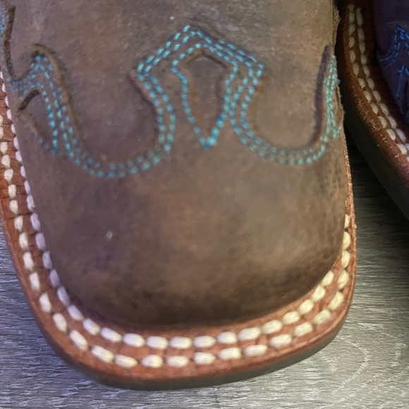 Ariat Western boots size 6.5 - Picture 5 of 11